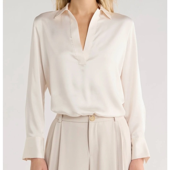 Vince Silk Stretch V Neck Cream Blouse size XS